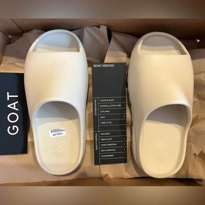 Yeezy Slides Size 3 Youth Bone